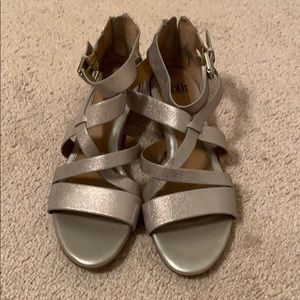 Super cute 1 inch silver shimmery heels! Size 9!
